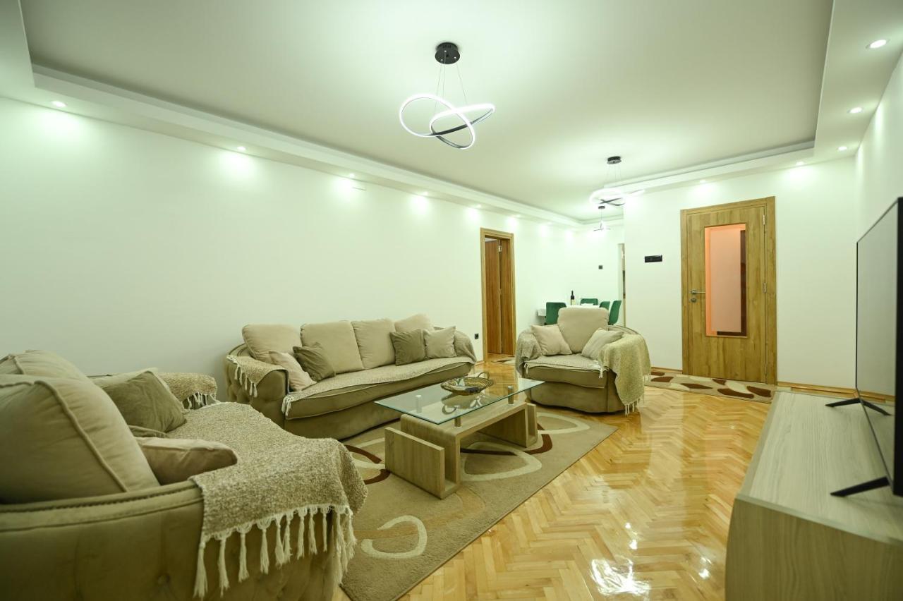 Apartman Oskar Podgoriţa Exterior foto