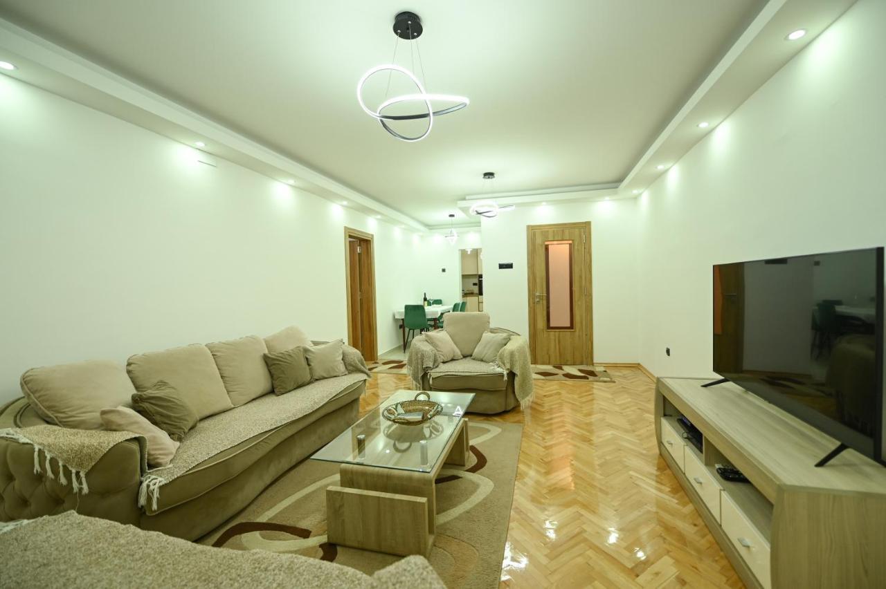 Apartman Oskar Podgoriţa Exterior foto